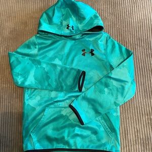 Boys’ Under Armour sweatshirt.